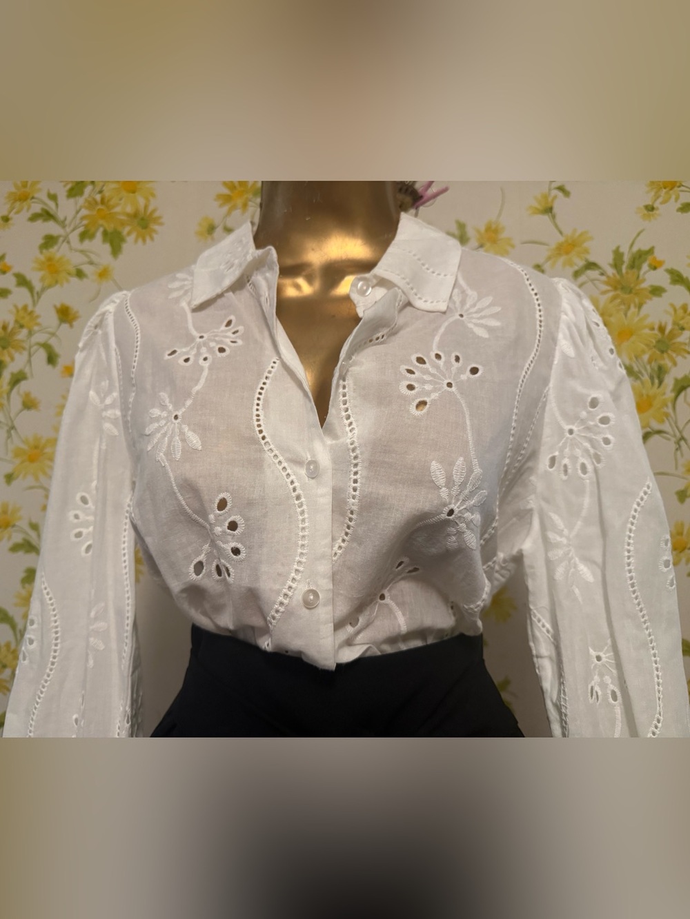 Ovi boho White Eyelet Button-Up Blouse size M - Picture 7 of 13